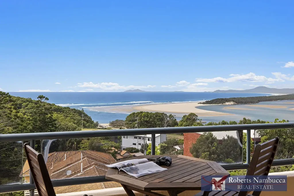 Nambucca Heads 3 Bedroom Coastal Living at It's Finest