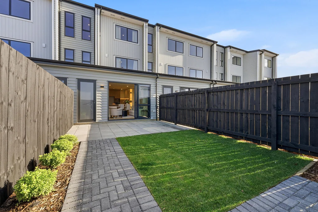 Karaka 5房  Five Bedrooms - Great Buy, Must See!