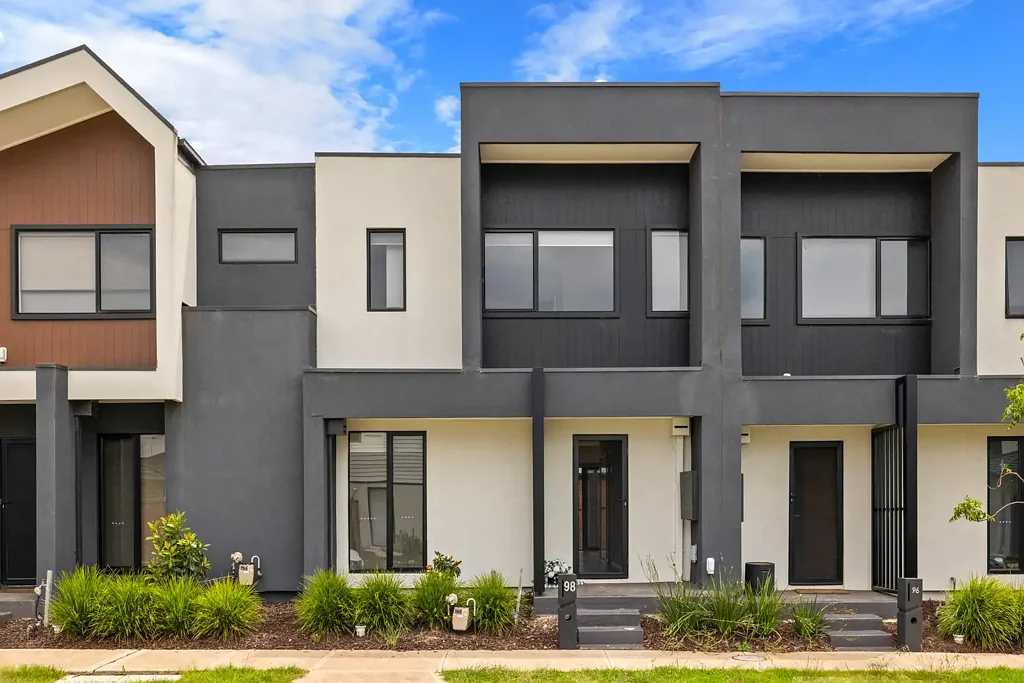 98 Merindah Boulevard, Deanside, VIC 3336
