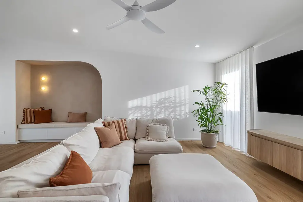 Wurtulla 4房  A TIMELESS COASTAL DESIGN WITH SUBTLE MEDITERRANEAN VIBES!