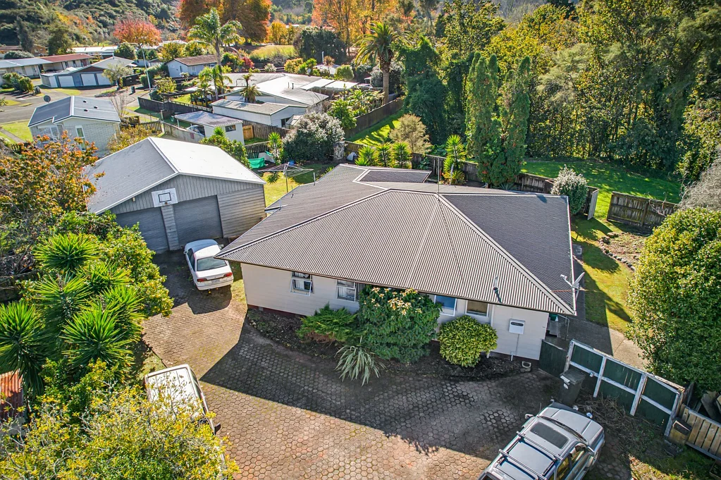 Kawerau 3 Slaapkamer Big Shed, Big Potential