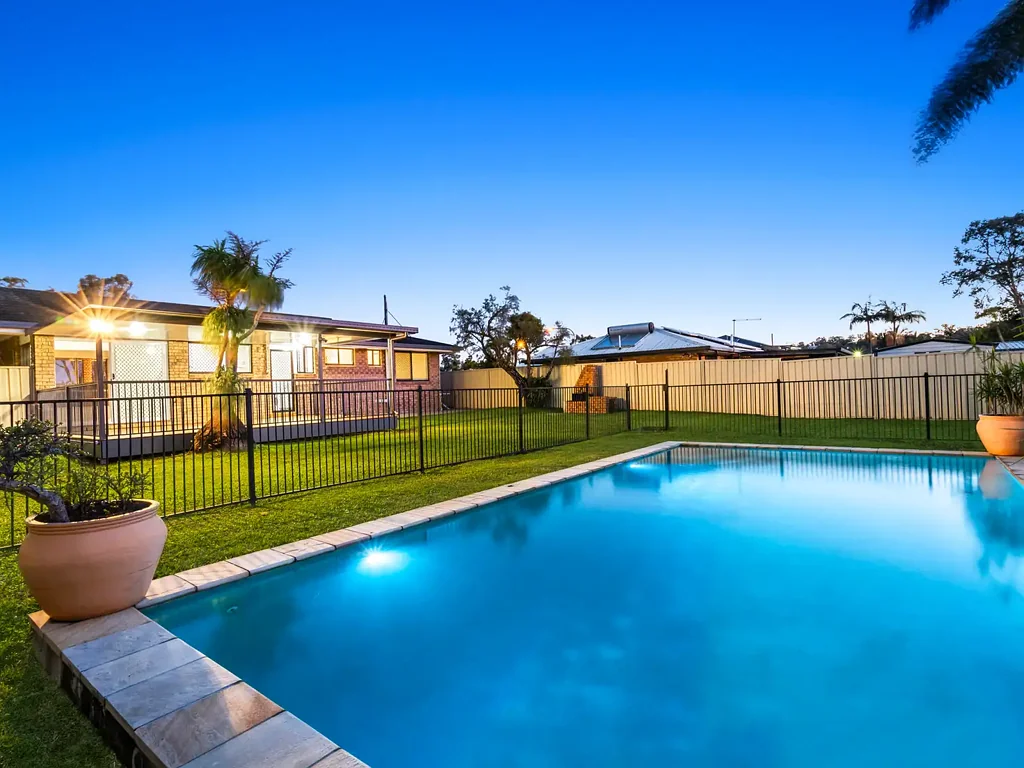 23 Rochester Drive, Mount Warren Park, QLD 4207