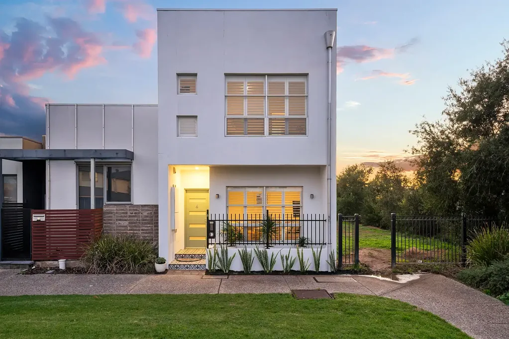 6 Hummock Lane, Mawson Lakes, SA 5095