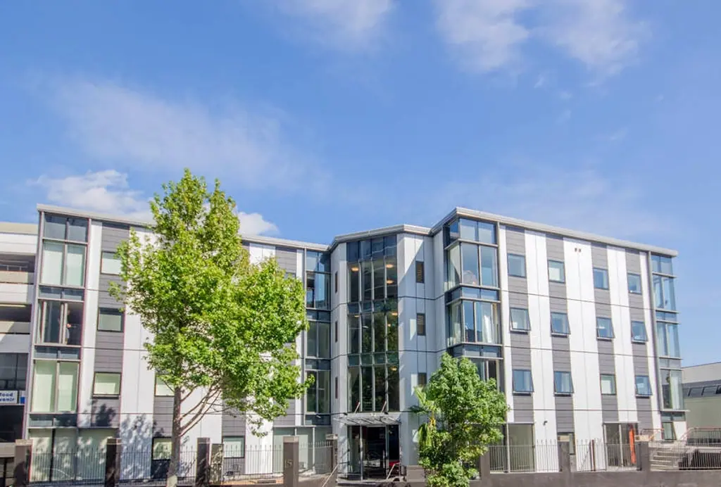 Auckland Central 1 Bedroom AKL CBD FREEHOLD APARTMENT & CAR PARK