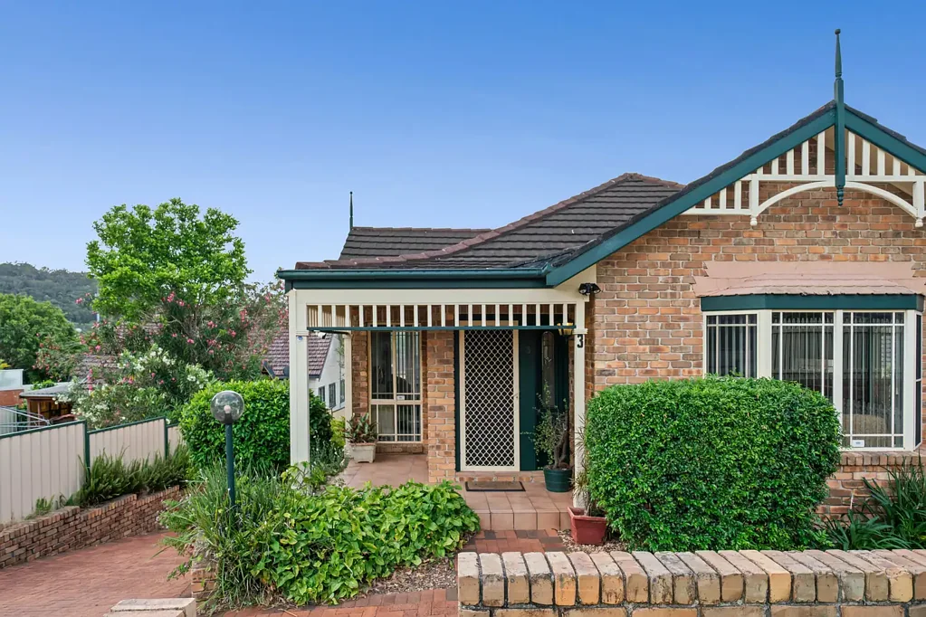 3/10 Alukea Avenue, Point Clare, NSW 2250