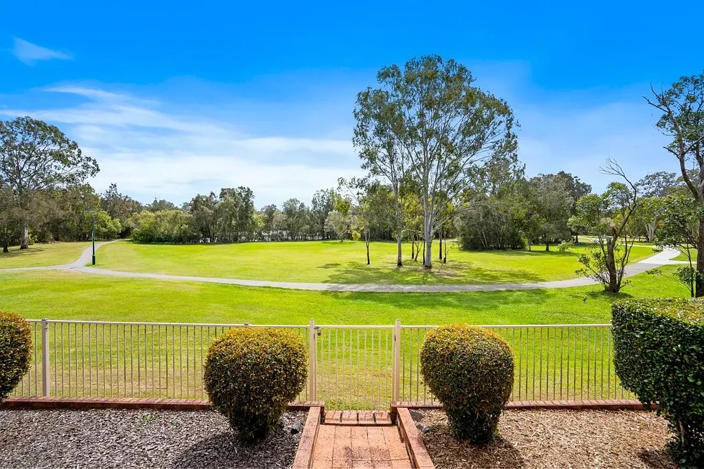 Elanora 4房  NORTH FACING, BACKING ONTO PARKLAND WITH ENDLESS POTENTIAL