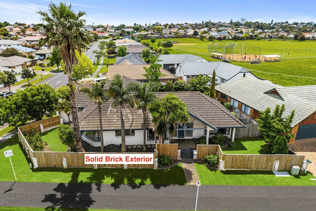 51 Meadowland Drive, Somerville, Manukau City, Auckland