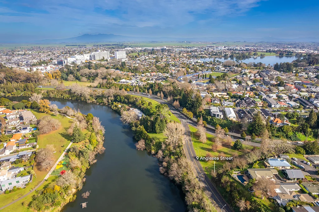 Hamilton Central Riverside Land
