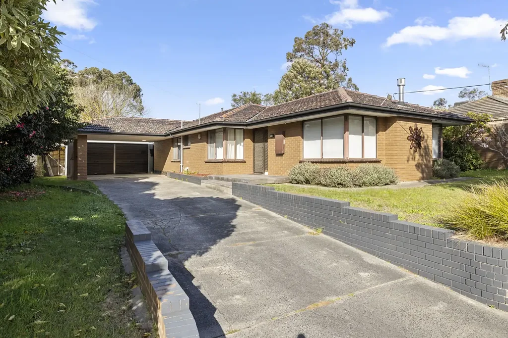 Beautifully Updated Family Home in a Quiet Cranbourne Pocket!