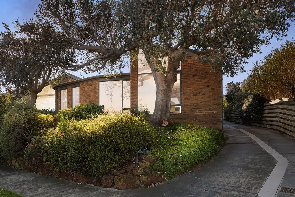 2/60 Beach Road, Mentone, VIC 3194