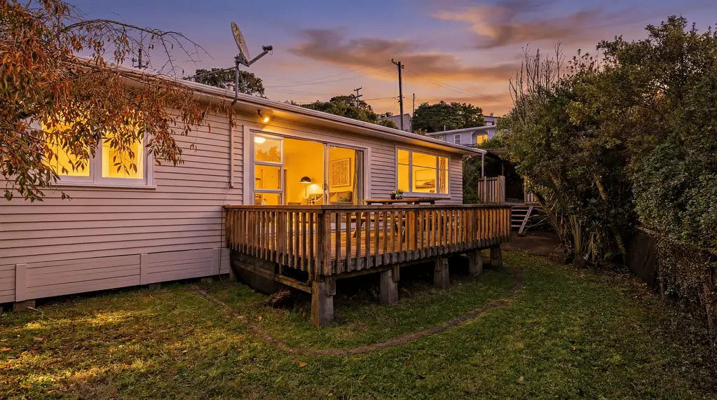 Newlands 3 Slaapkamer The Classic Kiwi Home: Sun, Space & Character!