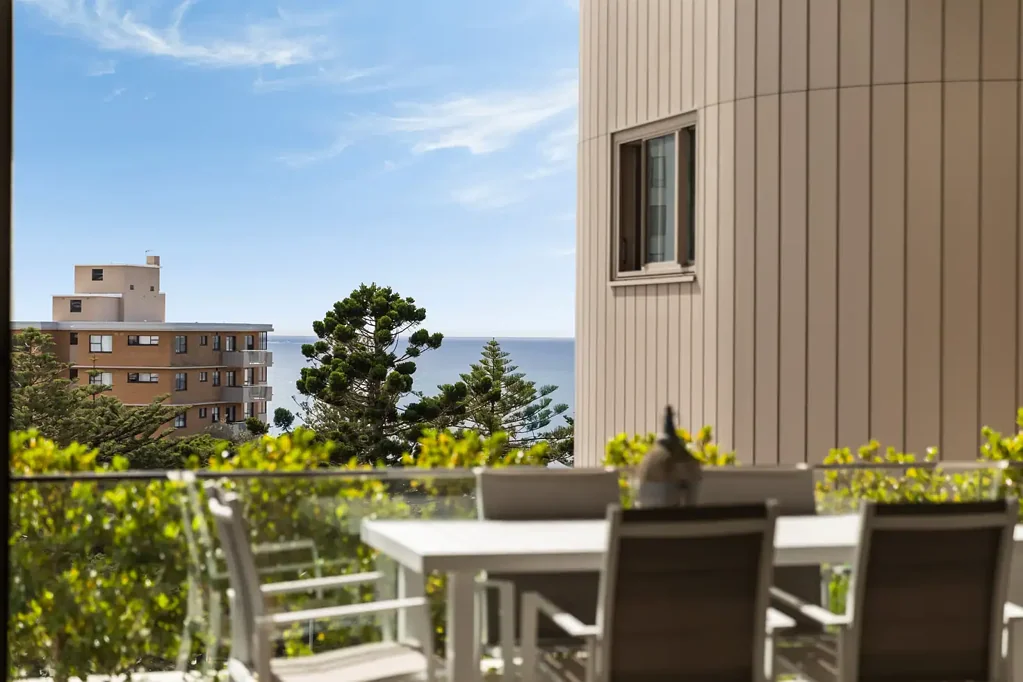 Cronulla 2 Bedroom Coastal Luxe Living