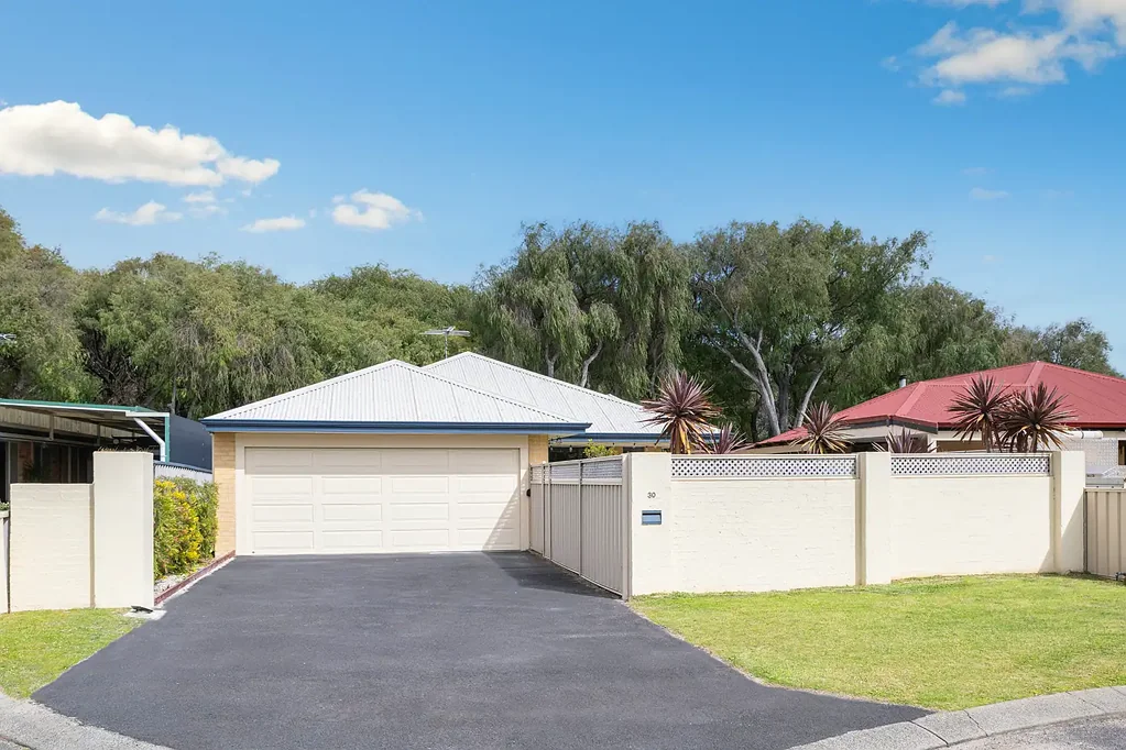 30 Silver Gull Court, Geographe, WA 6280