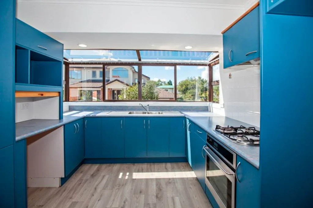 ATTRACTIVE BRICK AND TILE IN PINEWOOD