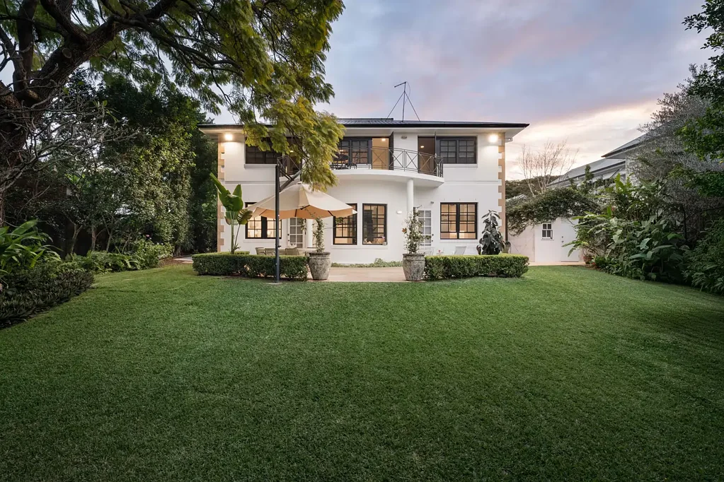 Ascot 6कमरा A Timeless Ascot Estate of Enduring Family Prestige