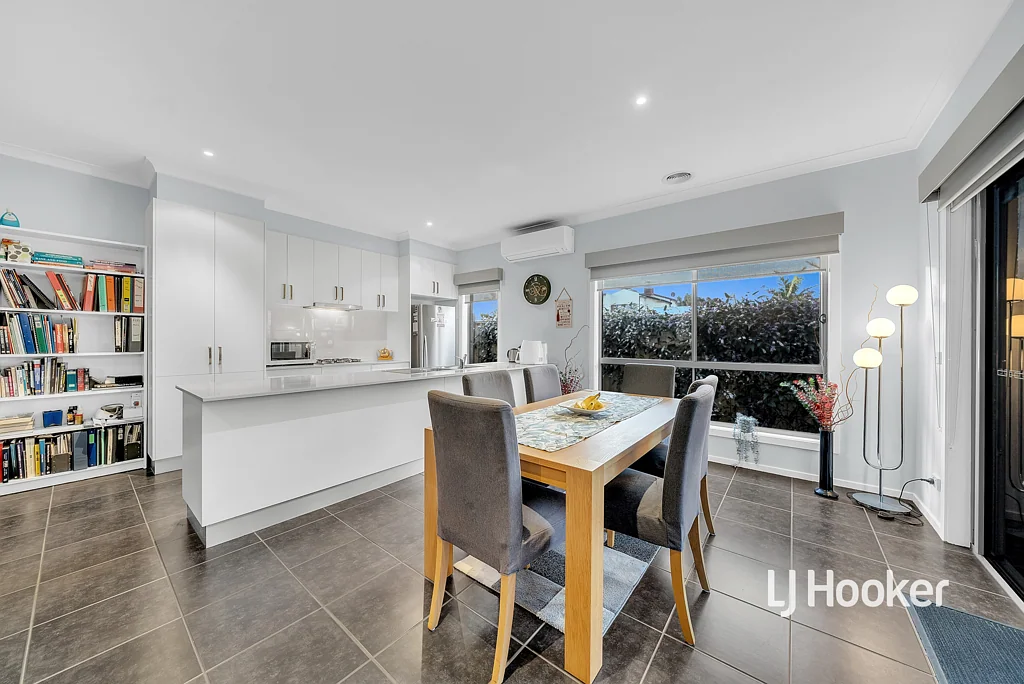 3/8 Marseilles Way, Point Cook, VIC 3030