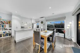 3/8 Marseilles Way, Point Cook