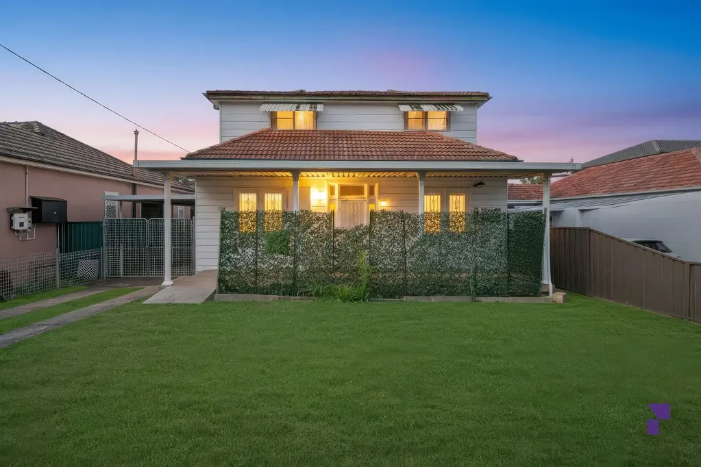 Auburn 3 Slaapkamer Comfortable home or redevelopment prospect set opposite Norman Park