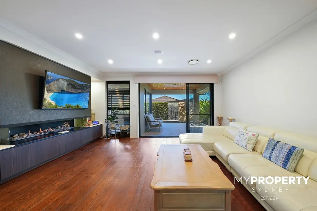 The Ponds 4ਬੈੱਡਰੂਮ SOPHISTICATED SINGLE-LEVEL LIVING OF EXCEPTIONAL QUALITY