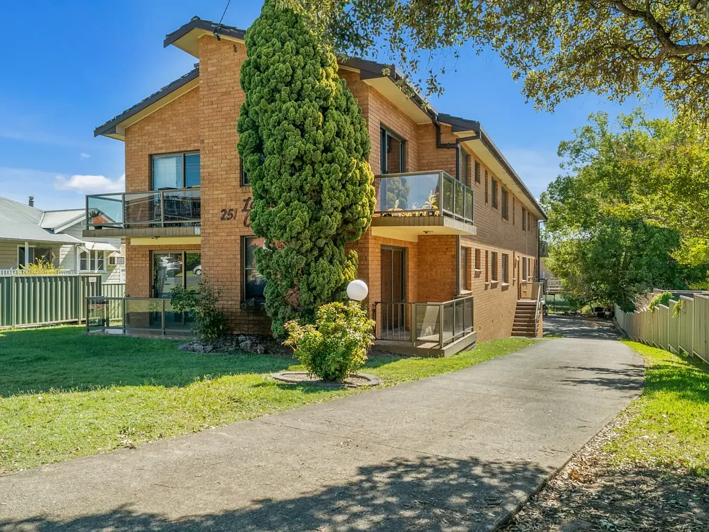 Taree 2 Bedroom Beautifully Presented Unit with Lifestyle & Investment Appeal