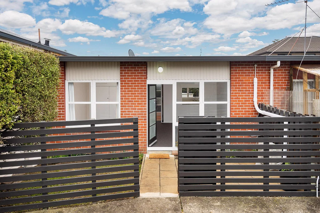 Avondale 1 Bedroom Sunny, Private & Perfectly Positioned