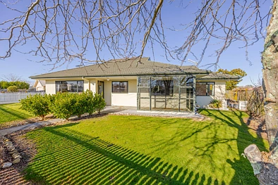 Waipukurau and Surrounds 3 Bedroom Sunny, secure and perfectly positioned!