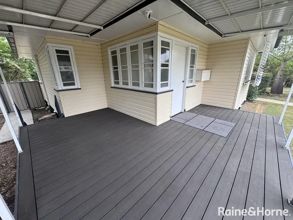 Kingaroy 3 Slaapkamer Move in Ready - 1/2 acre