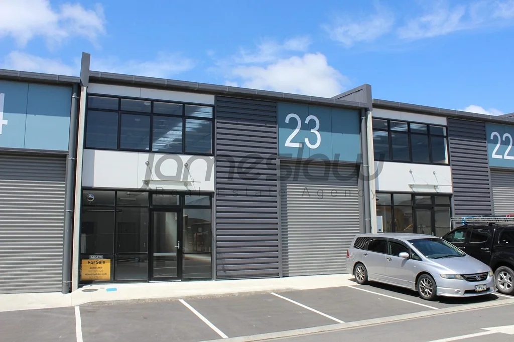 Wiri  268sqm Modern High Stud Warehouse in Wiri