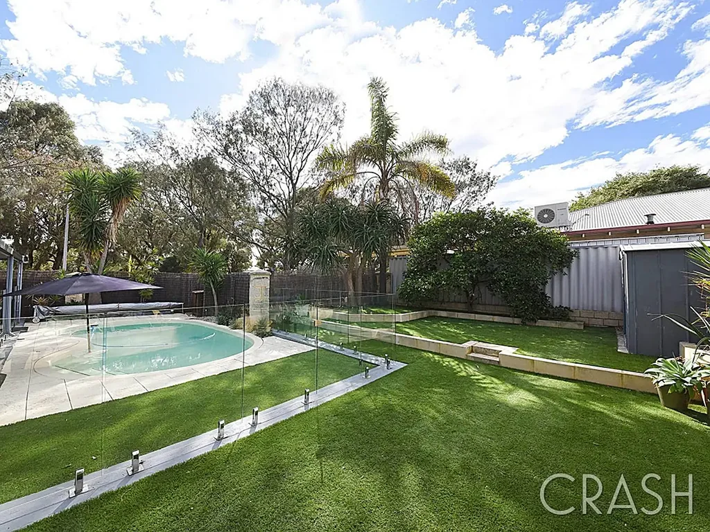 4x2 House in Clarkson with Pool