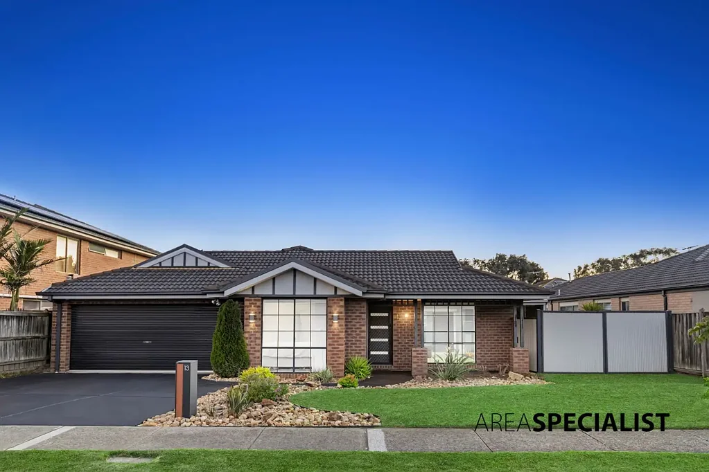 Lyndhurst 4ਬੈੱਡਰੂਮ A Grand Family Residence with Space, Style & Lifestyle Appeal
