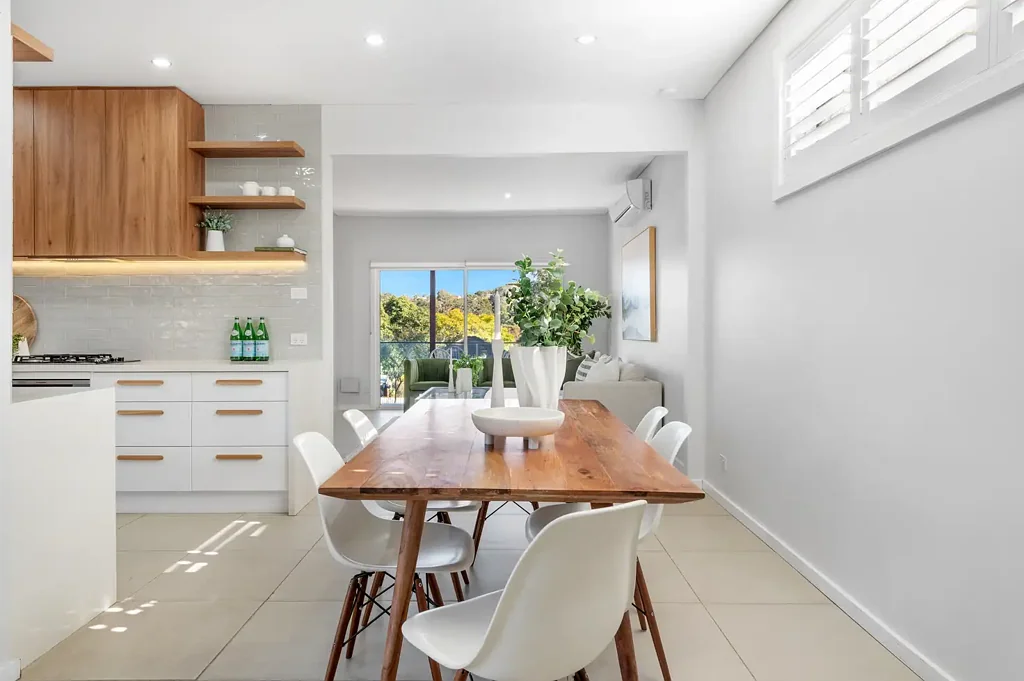 West Wollongong 4Phòng ngủ A spacious family home with multiple living zones and outstanding versatility