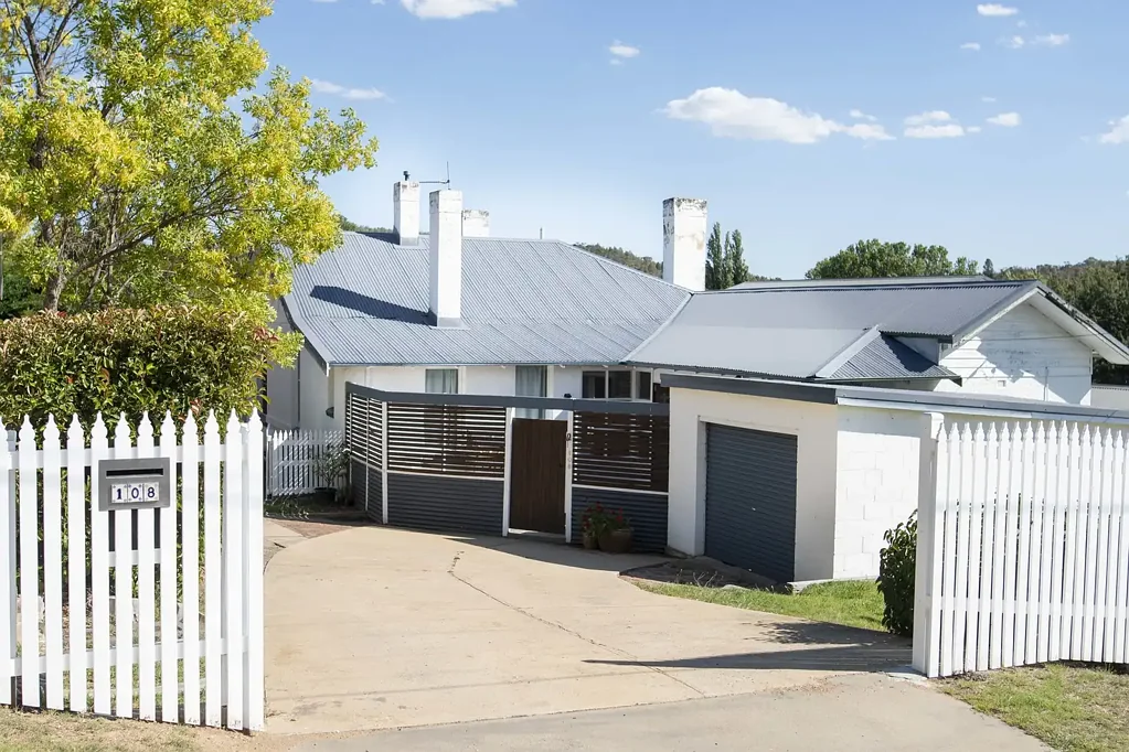 Cooma 3침실 Elegant Period home in central Cooma CBD