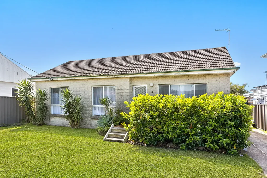 Barrack Heights 3Kwarto BEACHSIDE OPPORTUNITY IN A TIGHTLY HELD EAST-SIDE POCKET