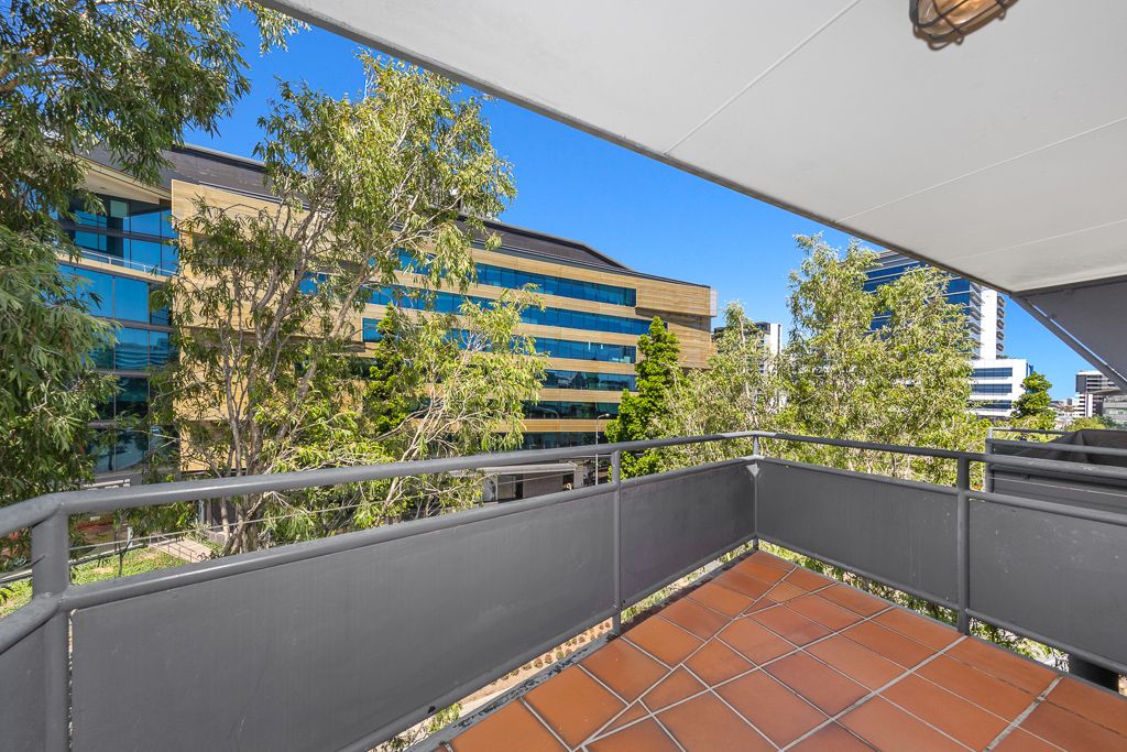 UNIT 11 4 COWLISHAW ST, BOWEN HILLS QLD 4006, 0 غرف, 0 حمامات, Townhouse