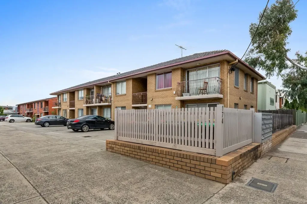 2/174-176 Victoria Street, Brunswick, VIC 3056