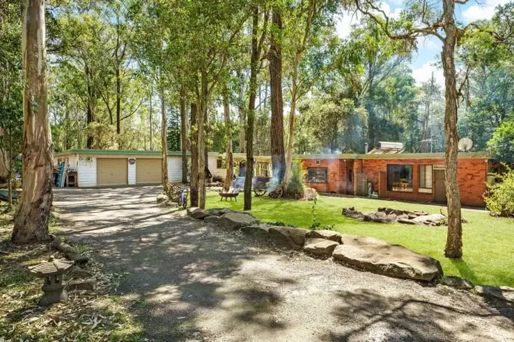 Minto 5침실 YOUR PRIVATE OASIS AWAITS, ON APPROXIMATELY 4.1 ACRES AT 11 ASHMEAD ROAD, MINTO!