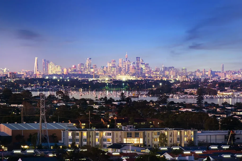 Miranda 3 Bedroom North Facing with Stunning City and Water Views