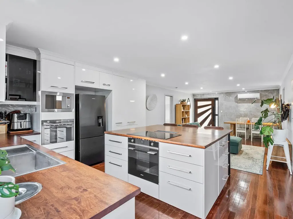 Acacia Ridge 4 Bedroom Renovated family sanctuary