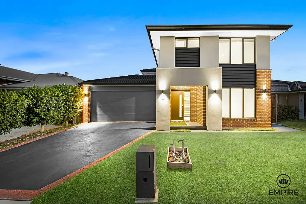 26 Swallowtail Avenue, Clyde North, VIC 3978