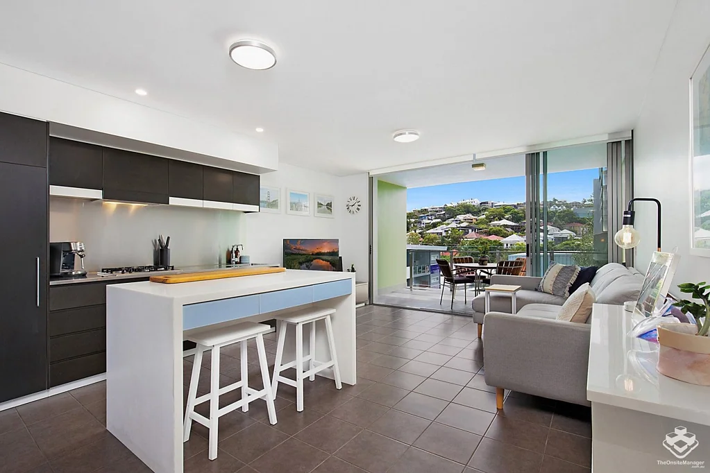 ICEWORKS PADDINGTON - A PERFECT COMBINATION - SPACIOUS ONE BEDROOM APARTMENT