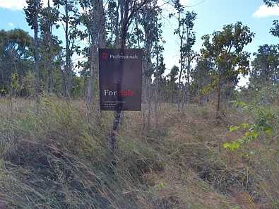 Midge Point  Rare as hens teeth, 5 acres in Midge Point.