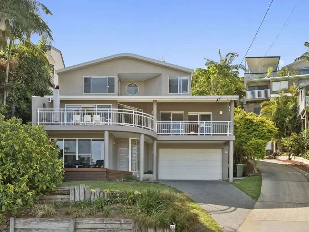 REFINED COASTAL LIVING