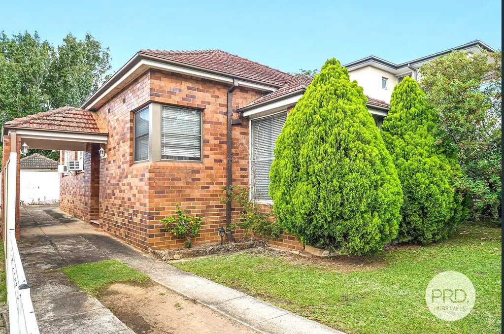 Full Brick Classic Three bedroom House With Beautiful Garden In Blue Chip Location!