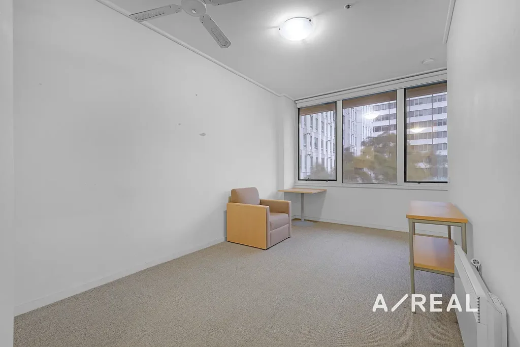 Urban Comfort Meets Convenience – Spacious 1-Bedroom Close to Everything