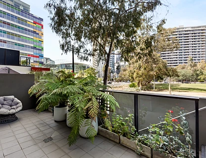 13/801 Bourke Street, Docklands, Melbourne CBD, 2 rūma, 1 rūma horoi, Apartment