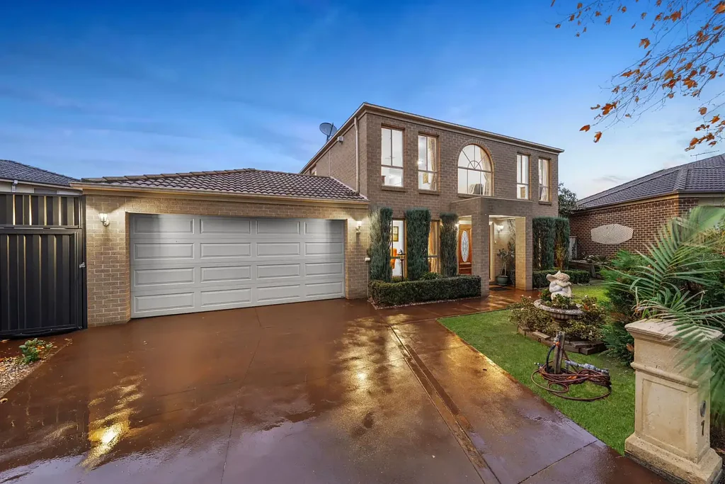Spacious Family Living on 580sqm in a Prime Narre Warren South Location