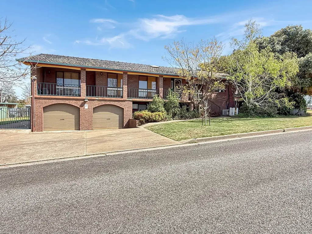 22 DRUMMOND STREET, Leeton, NSW 2705