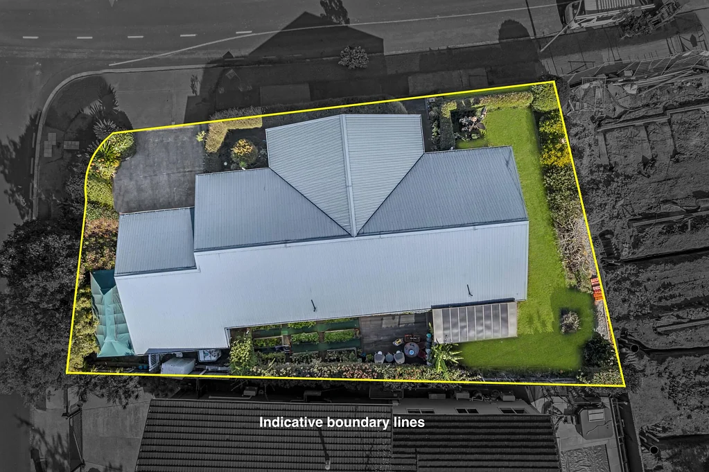 Sunnyhills 5Habitaciones Corner Site Development Opportunity in Sunnyhills