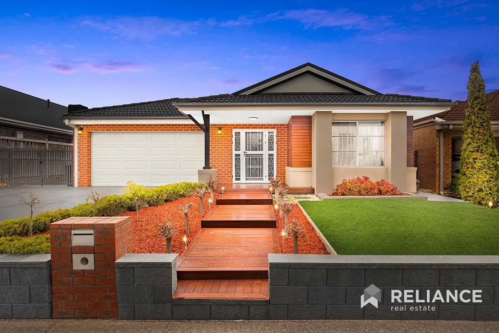 Point Cook 4房  Opposite Alamanda School | Spacious Family Comfort on 562m²