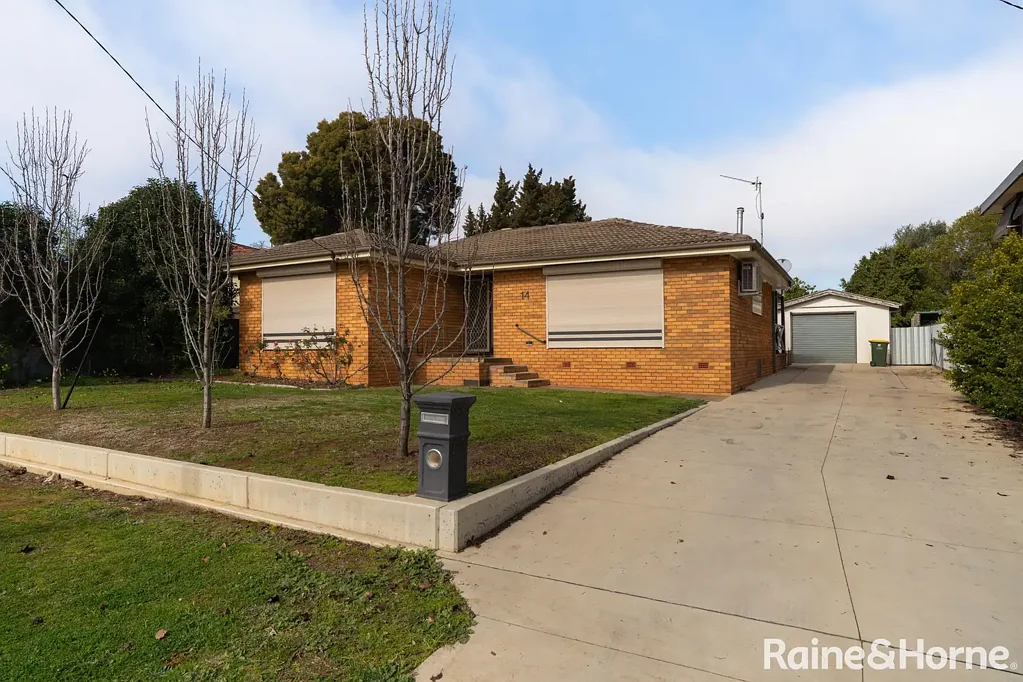 BEAUTIFULLY RENOVATED FAMILY HOME